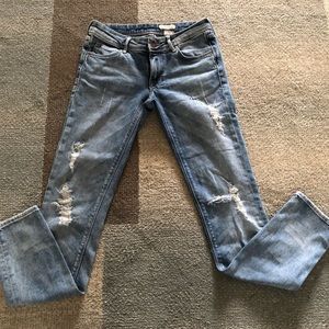 &SQIN Medium Wash Slim Leg Low Waist Ripped Jeans size 27​